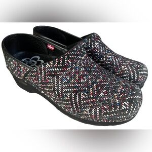 Sanita Leyden Womens Red Patent Leather clogs Arch Support Size 39 US 8